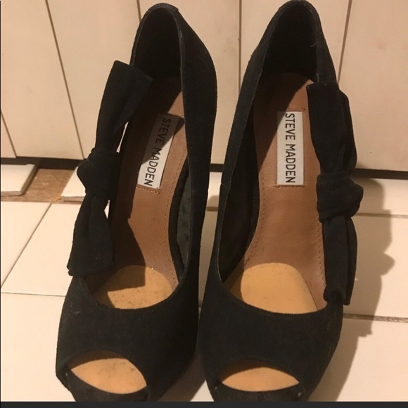 Steve Madden Shoes - Steve Madden Bowderek High heels
